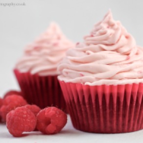 Chocolate Raspberry Cupcakes with Raspberry Cream 089